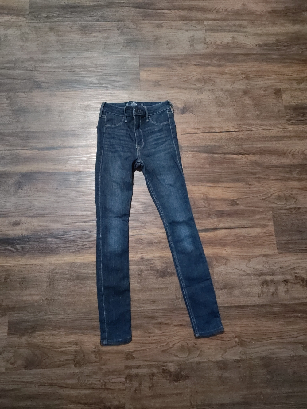 Hollister Women's Skinny Jeans in Dark Indigo